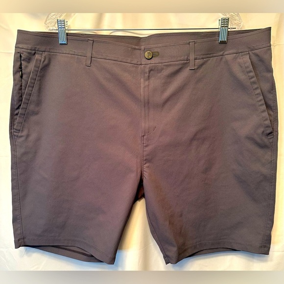 Public Rec Dealmaker Chino+ Short Men’s 44x8 Dark Blue Gray Performance Golf $88 - Picture 1 of 9